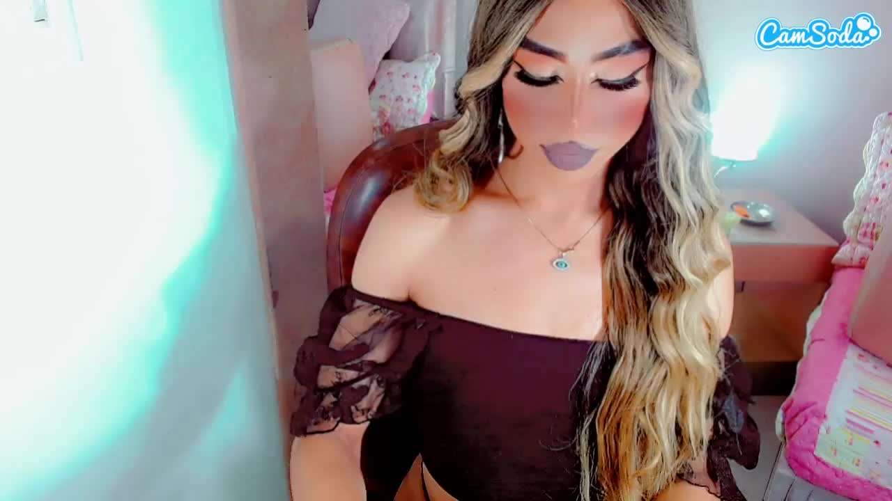 Live sex webcam photo for AmazingCamila #28446835