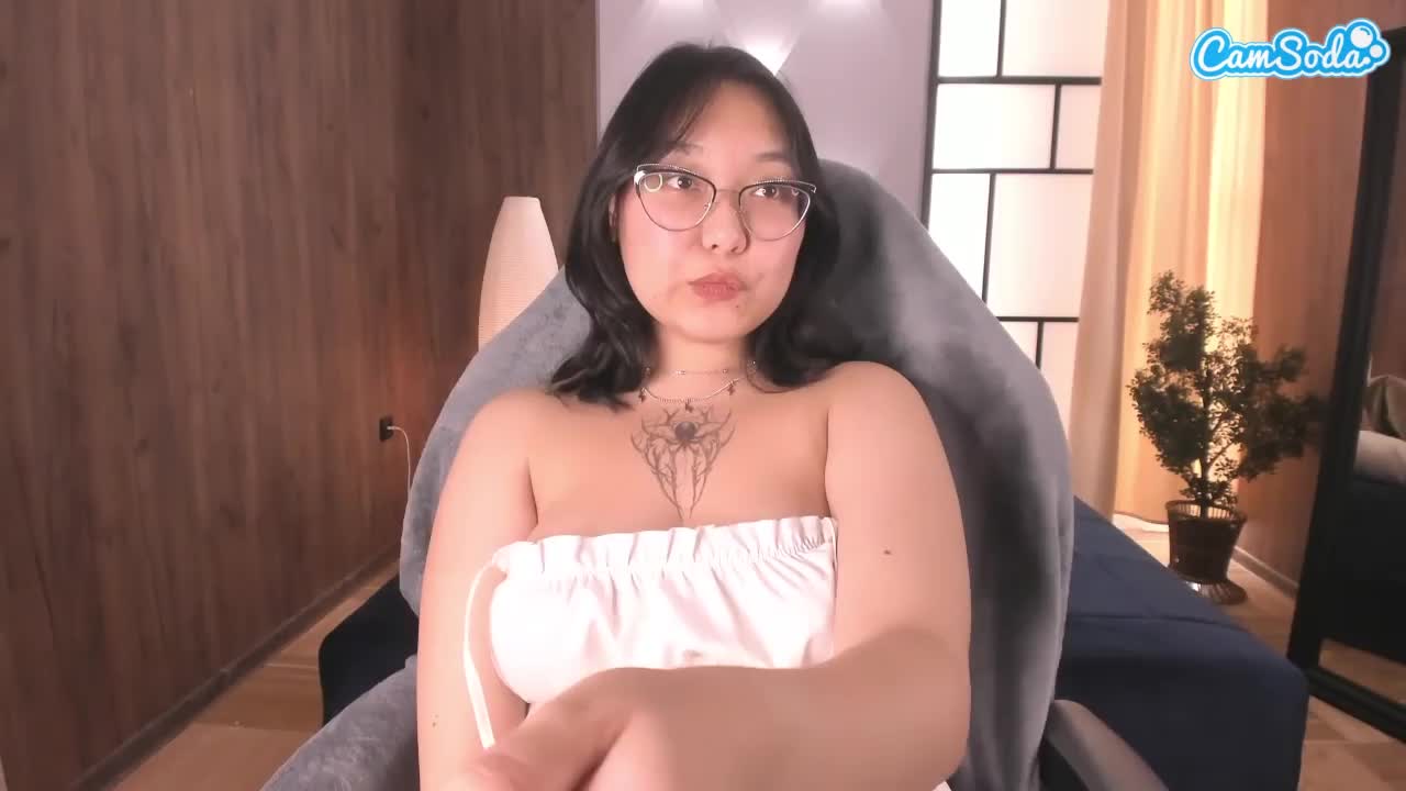 Live sex webcam photo for YukiLewd #38848628