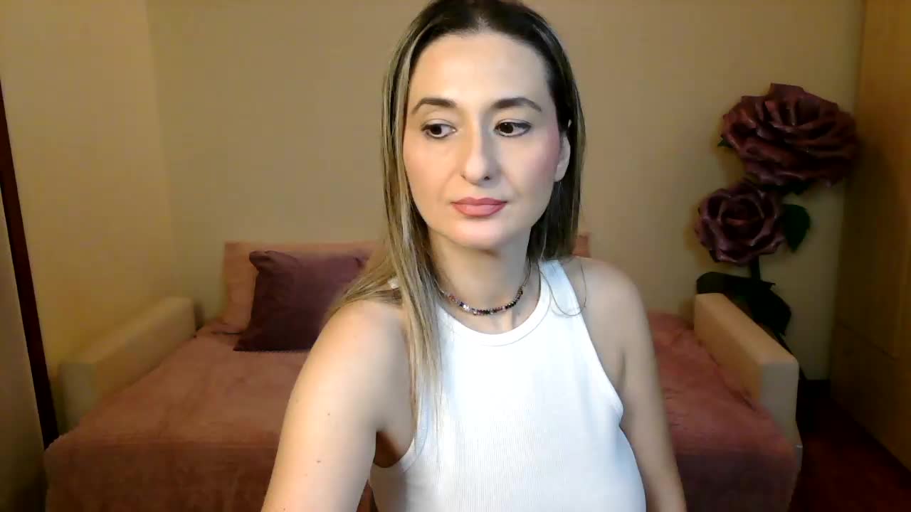 Live sex webcam photo for alexabecks #172031489