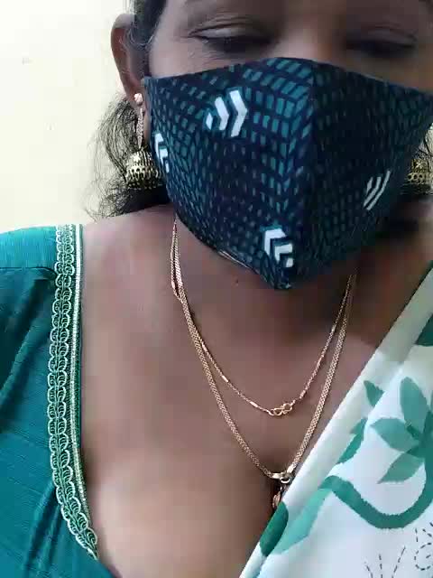 Live sex webcam photo for mallu-sumi #176610203